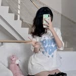 Isobel Wells - @isobelwells80 - Instagram