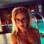 Ivy Wallace - @esteritaehuang - Instagram