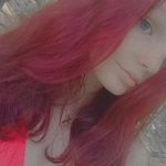 Izzy Casey - @dedandbread - Instagram