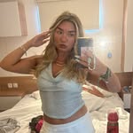 Izzy Davies - @izzydaviesxx - Instagram