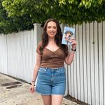 Jaclyn - @jaclynslibrary - Instagram