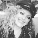 Jacquelyn Maxwell - @sparkylplenti - Instagram