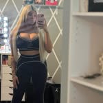 Jacqueline Solis - @goldengirl28_ - Instagram