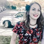 Jacqui Barry - @jacquimegalodon - Instagram