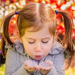 Jamie Weiss - @handfulofmagic - Instagram