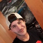 James Carrell - @mini_muk31 - Instagram