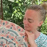 Julia James | Mandala Artist - @jayjaysdots - Instagram
