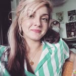 Emily Jane Gage - @3leggedcatnamedstinky - Instagram