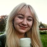 Jane Larkin - @janiefromtheblok - Instagram