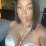 Janae Sneed - @islaytheblog - Instagram
