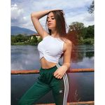 Janelle Bates - @janellebates12 - Instagram