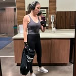 Janelle Bunker - @janellegetsstrong - Instagram