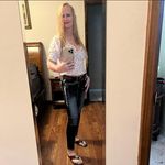 Janelle Thayer - @mom.of.melvin.mr.oink - Instagram