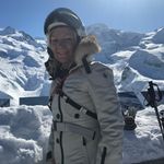 Janine Walker - @janwalks - Instagram