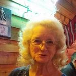 Janet Caudill - @lilmomms_1022 - Instagram
