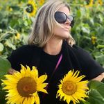 Janet Gunn - @janetgunngratefulgardenia - Instagram