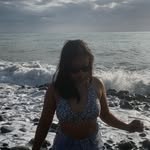 Janet Combis - @janet.reads - Instagram