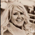 Janet Varney - @varney5301 - Instagram