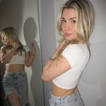 Janette Holt - @iiuii.12 - Instagram