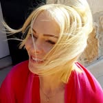 @janinecadeyoga - Instagram