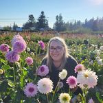 Janine Hendrickson  { Dahlia Addict🌸 } - @dahliasandpetals - Instagram