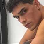 Jared peto - @jaredpetronic - Instagram
