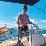 Jason Hare - @lessleg.45 - Instagram