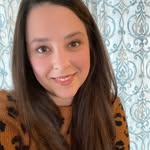 Julia | book reviewer - @jaylamm.reads - Instagram