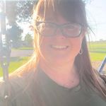 Jayme Brooks - @moms_yellowsweater - Instagram