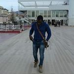 Jean Lion Noir Lamour - @bakalemmanuel - Instagram