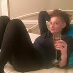 Janine Lyons - @janinegoldby - Instagram