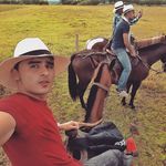 Jeff Valencia  - @jeff_valenciaa - Instagram