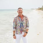 Jeffrey Jaynes - @papidoestravel - Instagram