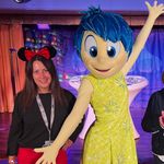 Jen Brennan - @jenmickeyworldtravel - Instagram