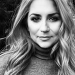 Jen Pope - @jens_bookish_corner - Instagram