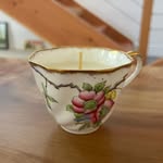 Jenifer Bailey - @onglowing_vintage_candles - Instagram