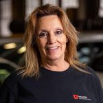 Jennifer Cowan - @jenifers_windows - Instagram