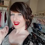 Jenn Reimer - @my.fashion.library - Instagram