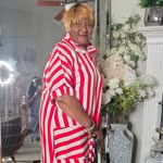 Jennifer Epps - @jennyfromtheblock2406 - Instagram