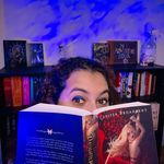 Jennifer Iris🧚 - @enemiestobooklovers - Instagram