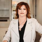 Jennifer Singleton - @jennifersingletonsoldit - Instagram