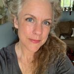 Jenny Bartlett - @thecanadianmortgagelady - Instagram