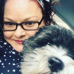 Jenny McLaughlin - @jens_bookish_world - Instagram