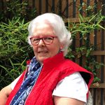 Jenny Oakley - @jen.the.hen44 - Instagram