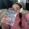 jen - @jenny._.reads - TikTok