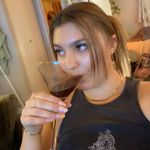 Jenny - @jennywall31 - Instagram