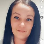 Jess Yates - @jess_chocolate_cheese_goodwine - Instagram