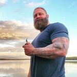 Jesse Blades - @jesse_reeves_blades - Instagram