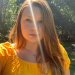 Jessie Mott - @motts_closet - Instagram