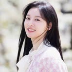 Kim Ji Won - Facebook